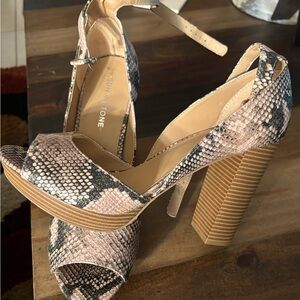 Stylish Snake Print Platform Heels